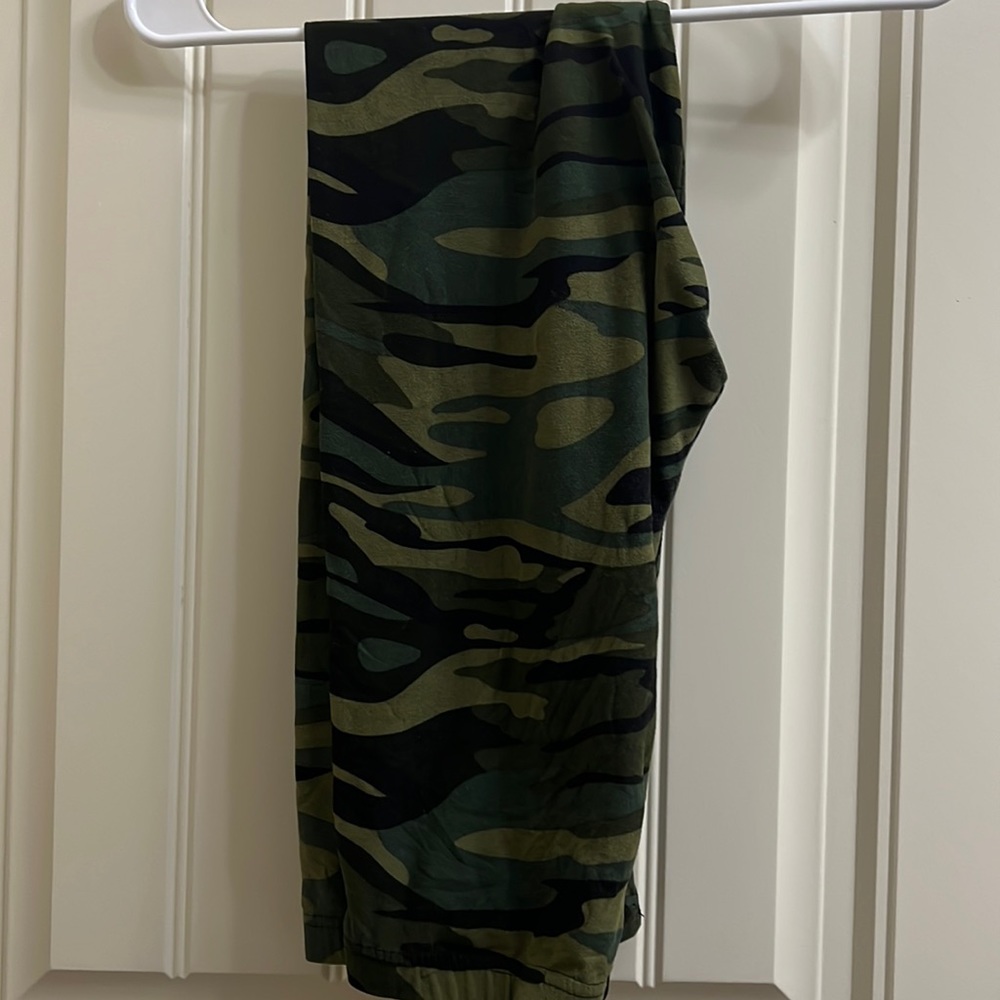 Tree Tribe Green Camouflage Leggings